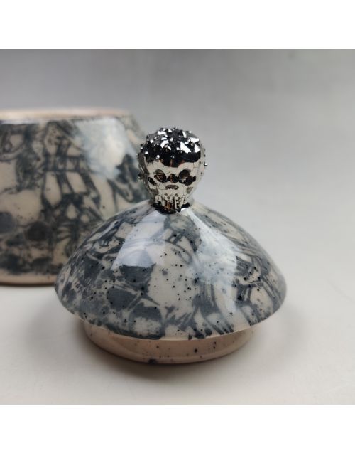 Keramika | Dėžutė su kaukolytėm